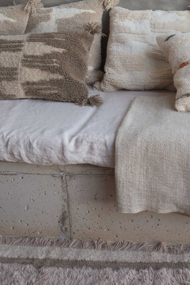 CUSHION ZAGROS BROWN-SEASHELL - Image 3