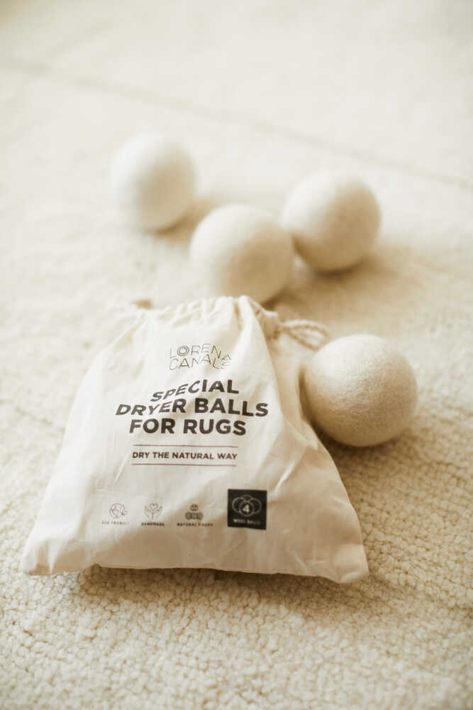 DRYER BALLS FOR WASHABLE RUGS