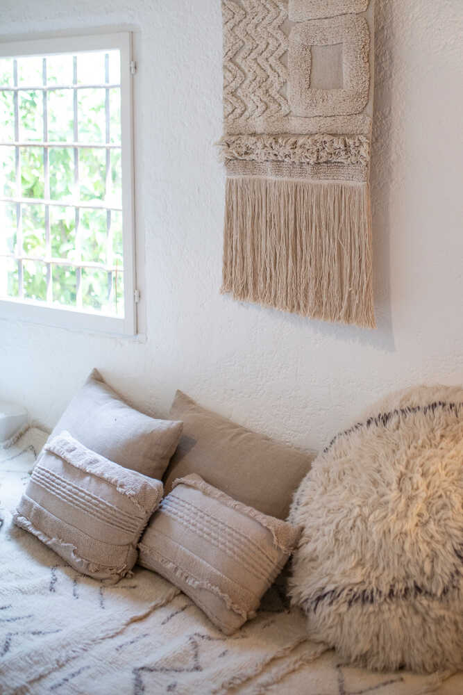 KNITTED CUSHION AIR DUNE WHITE - Image 4