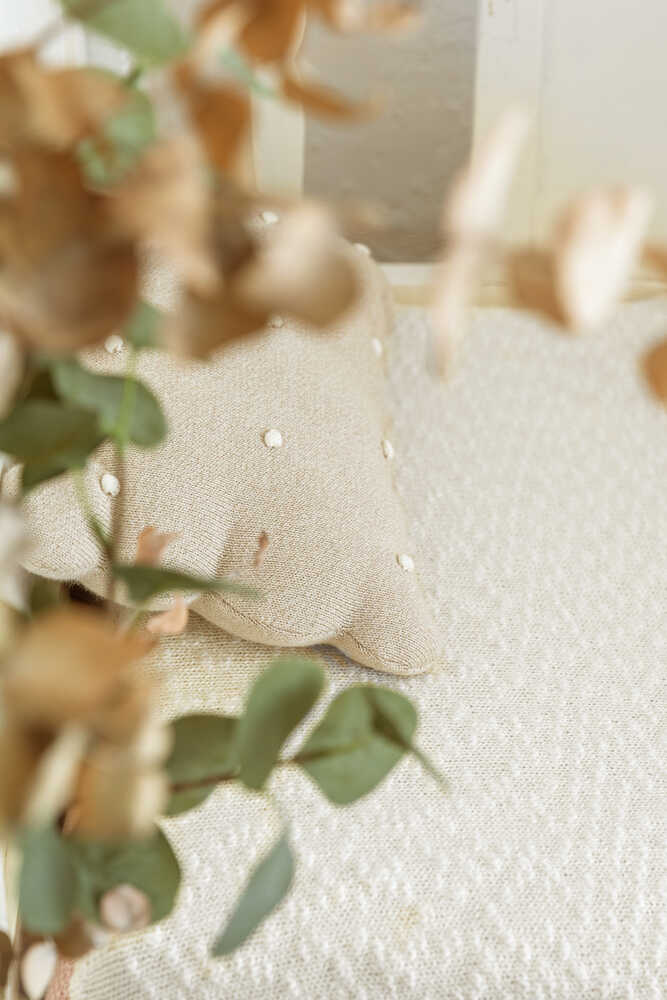 KNITTED CUSHION BISCUIT DUNE WHITE - Image 2