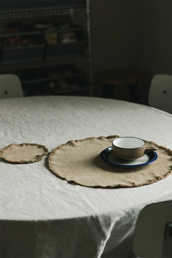 STONEWASHED PLACEMATS AND COASTERS OCHRE (SET OF 2) - Image 2