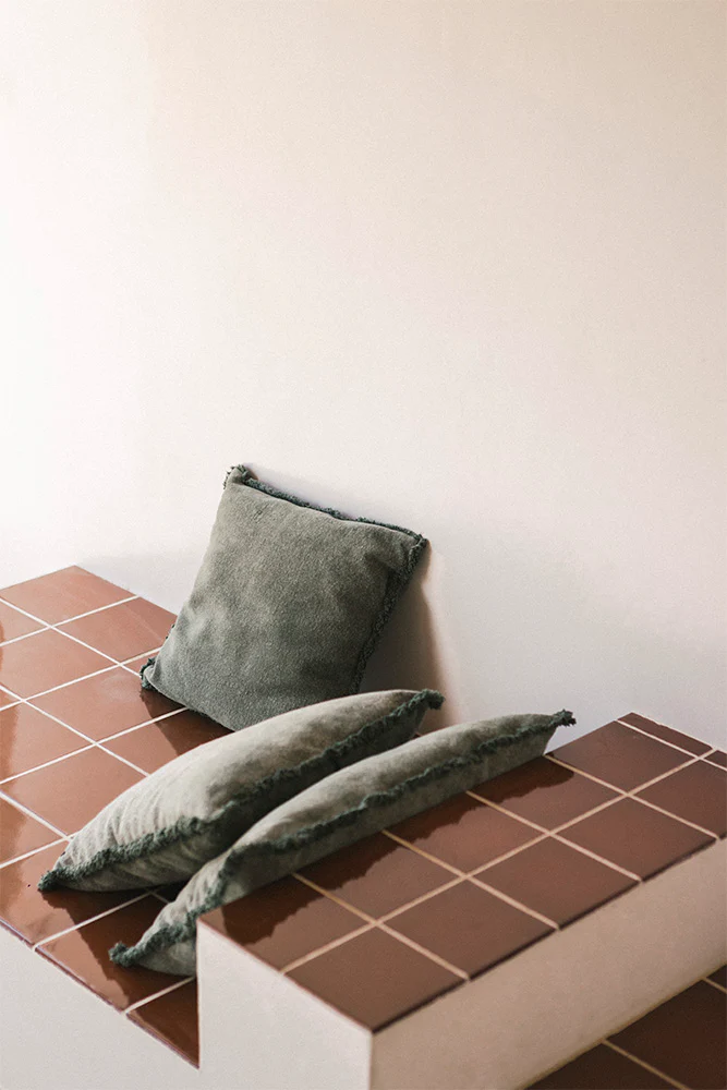 STONEWASHED SQUARE CUSHION DUCK GREEN - Image 2