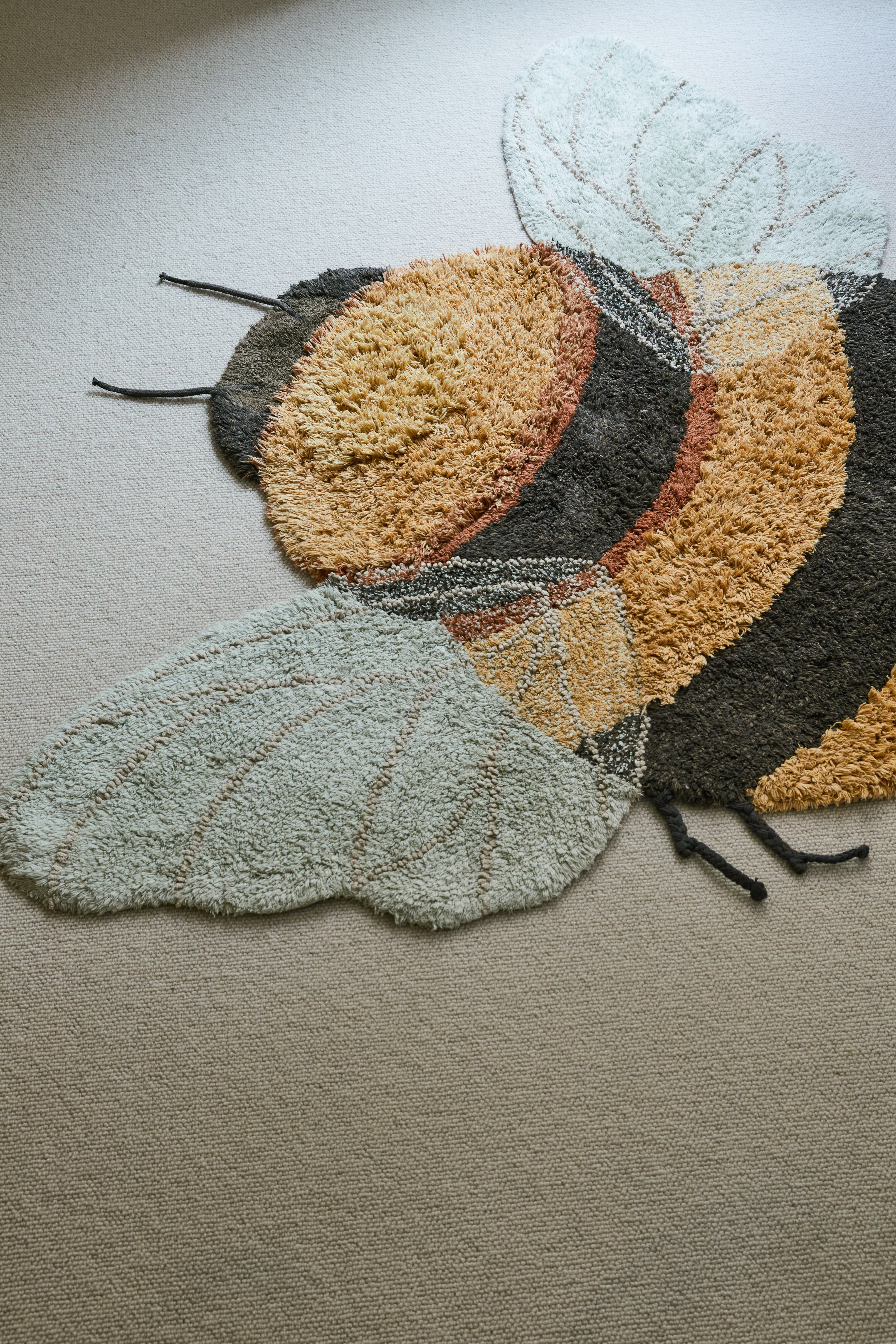 WASHABLE RUG BEE - Image 5