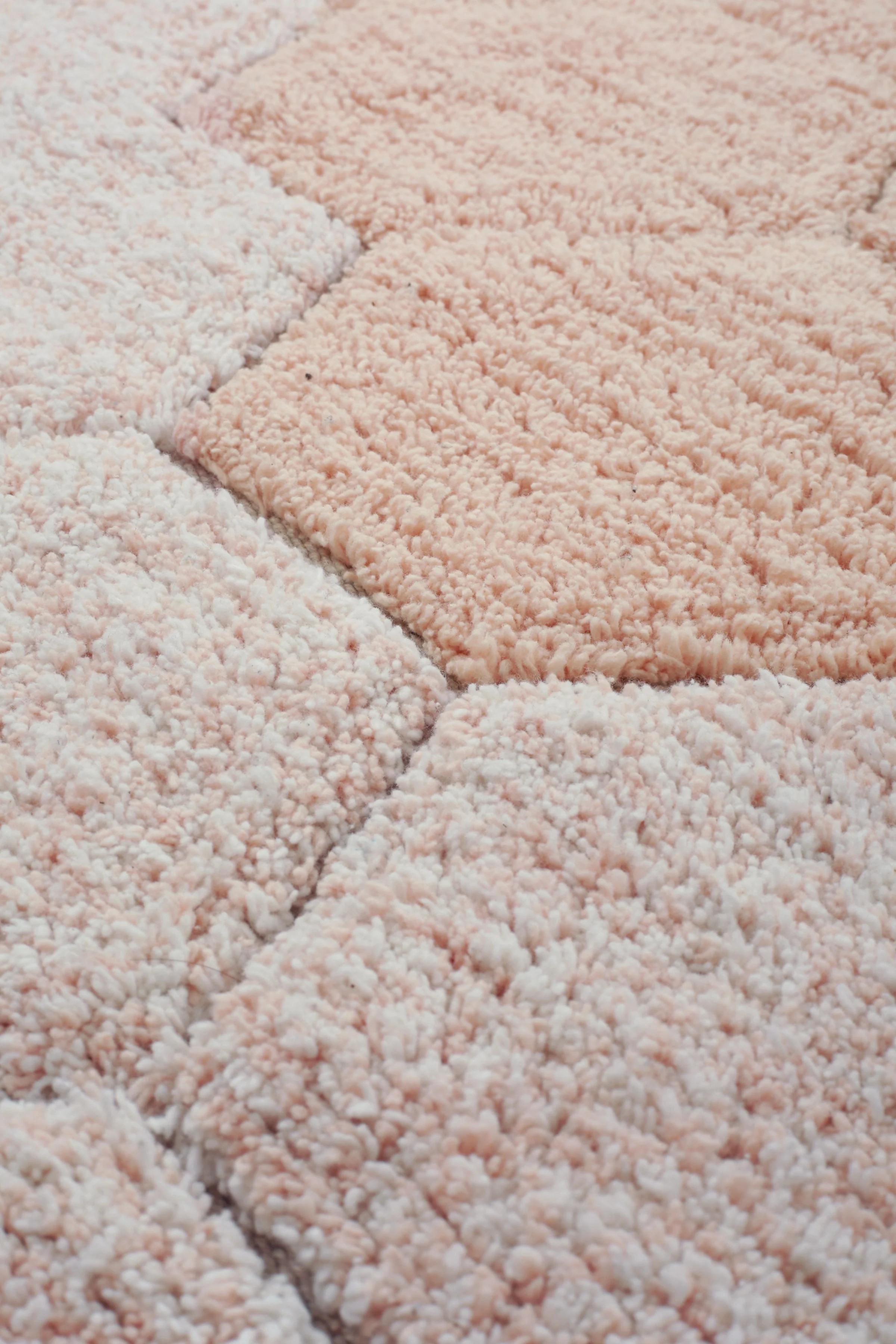 WASHABLE RUG ROUND HONEYCOMB ROSE - Image 4