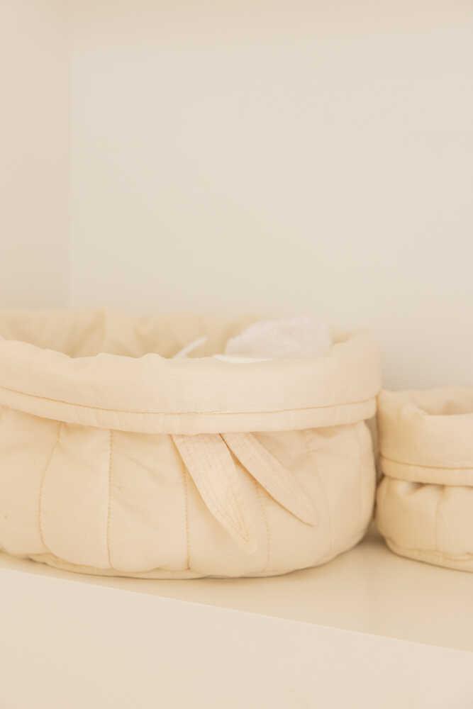 SET OF TWO QUILTED BASKETS NATURAL - Image 6