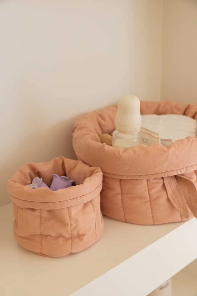 SET OF TWO QUILTED BASKETS VINTAGE NUDE - Image 4